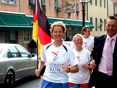 Elke Lindner with flag