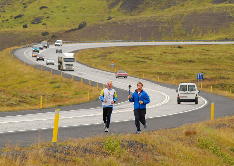 On a not-so-quiet Icelandic highway