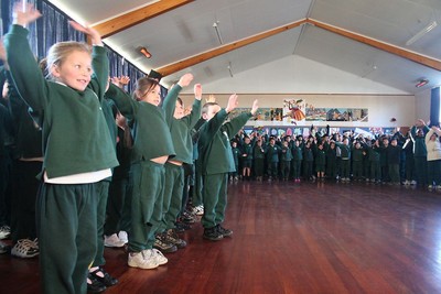 The children join us enthusiastically.