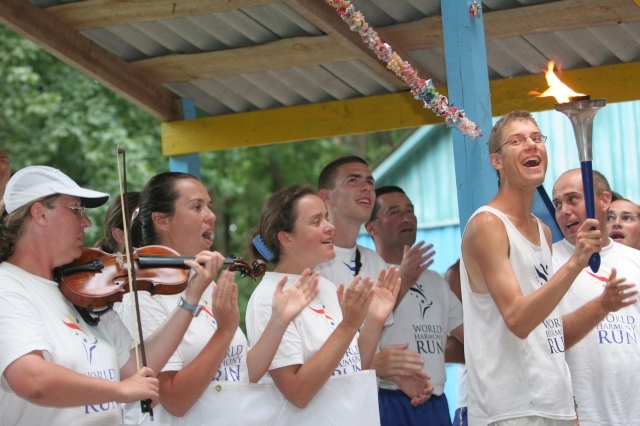 I9576_concert in the camp